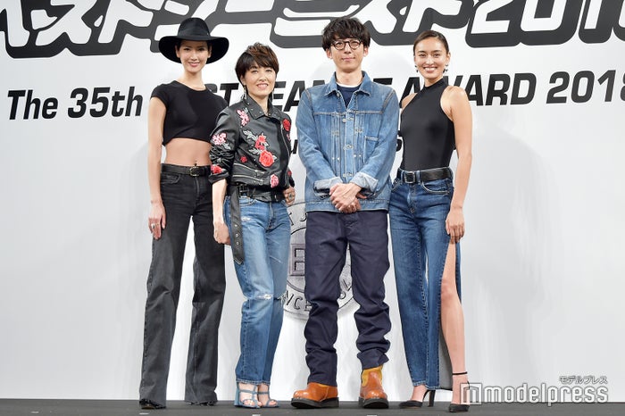 （左から）菜々緒、荻野目洋子、高橋一生、長谷川潤（C）モデルプレス