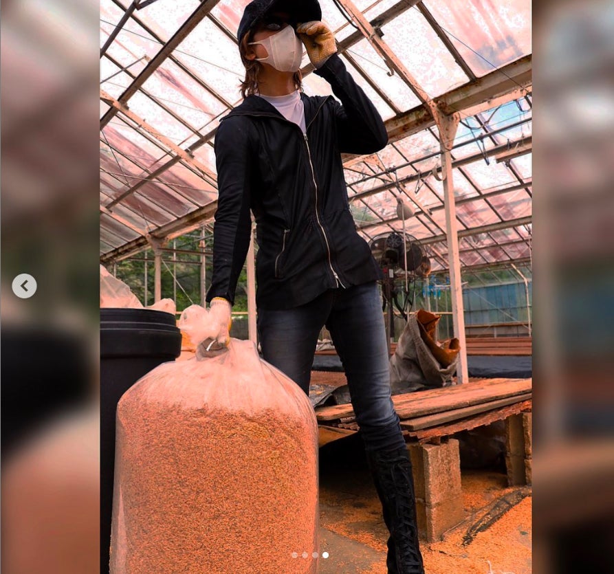 YOSHIKI、台風被害の故郷・千葉県でボランティアを報告