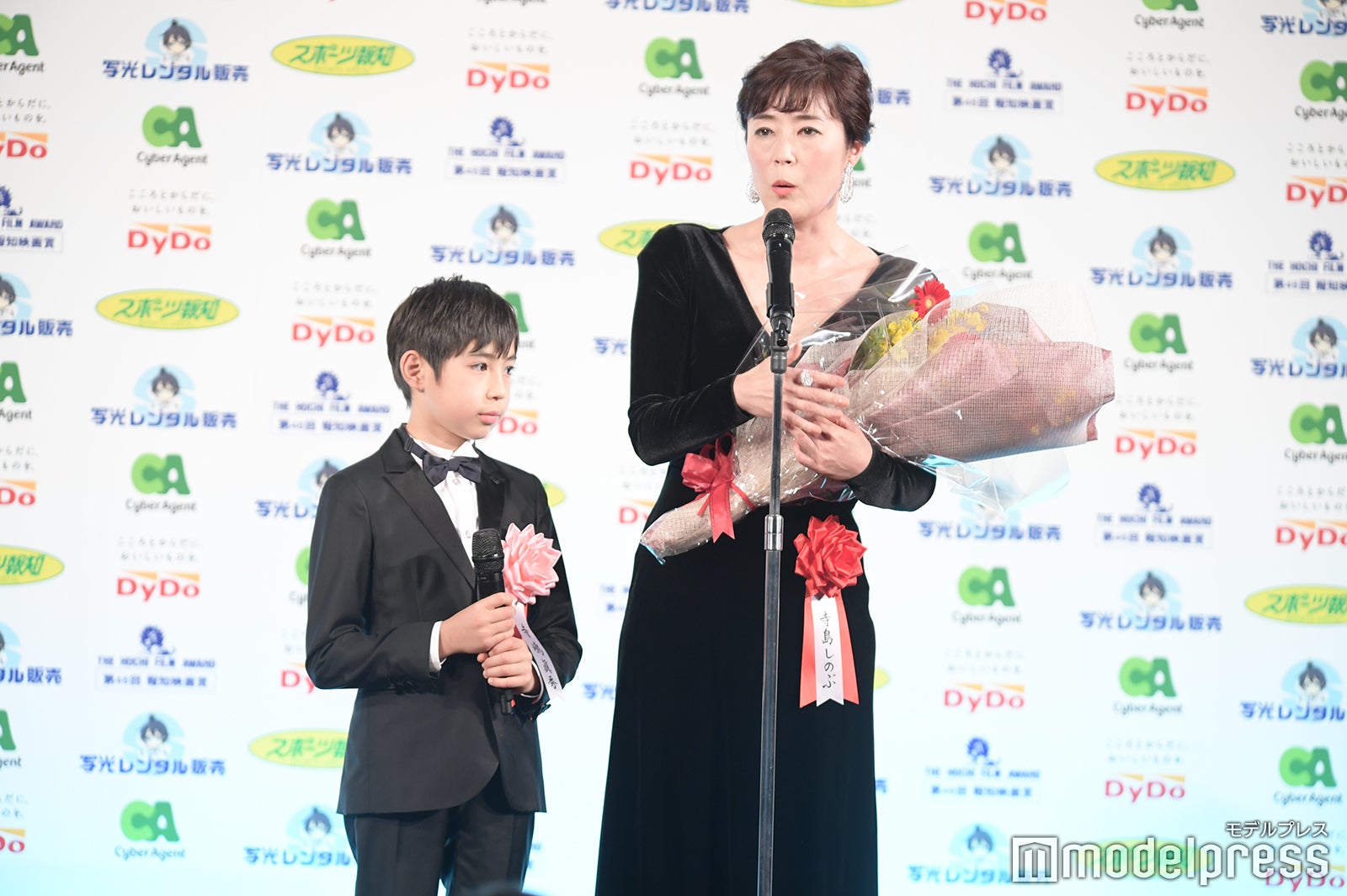 寺嶋眞秀、寺島しのぶ（C）モデルプレス