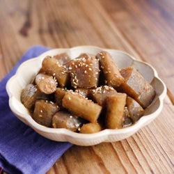 旨味しみじゅわ。ごぼうとこんにゃくの味噌煮