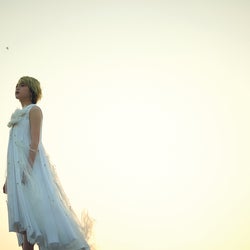 平手友梨奈 金髪 衝撃表紙に続く 完全保存版 ショット 欅坂46 別冊カドカワ 新たなカット解禁 モデルプレス