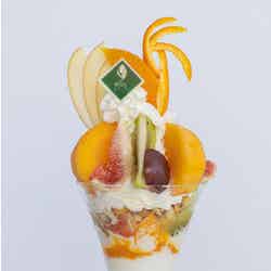 旬果実の農園フルーツパフェ/画像提供:平成エンタープライズ