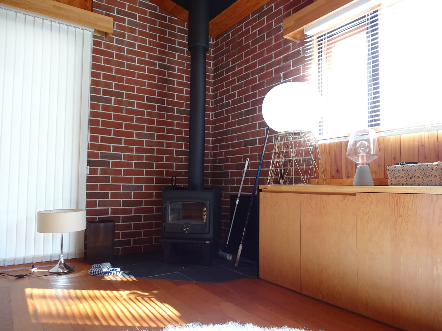 暖炉も「TERRACE HOUSE OPENING NEW DOORS」（C）フジテレビ／イースト・エンタテインメント