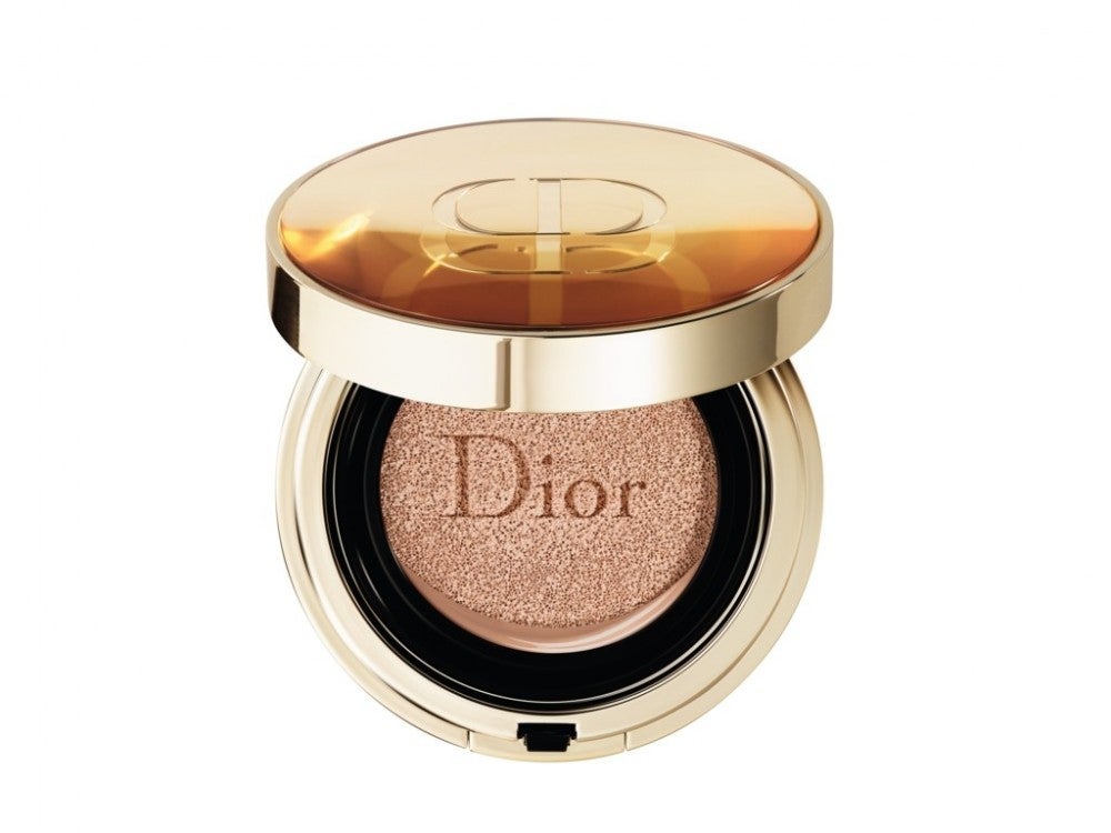 Dior】バラのような美しい肌へ。ラグジュアリーなクッション