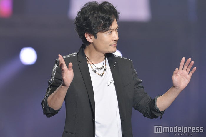 稲垣吾郎 雨あがりのステップ バックにシークレット登場 ゴローちゃん の呼びかけに なぁーに 福岡アジアコレクション18 S S モデルプレス 稲垣吾郎 雨あがりのステップ バックにシークレット登場 ゴローちゃん の呼びかけに なぁーに 福岡アジアコレクション18 S S モデルプレス