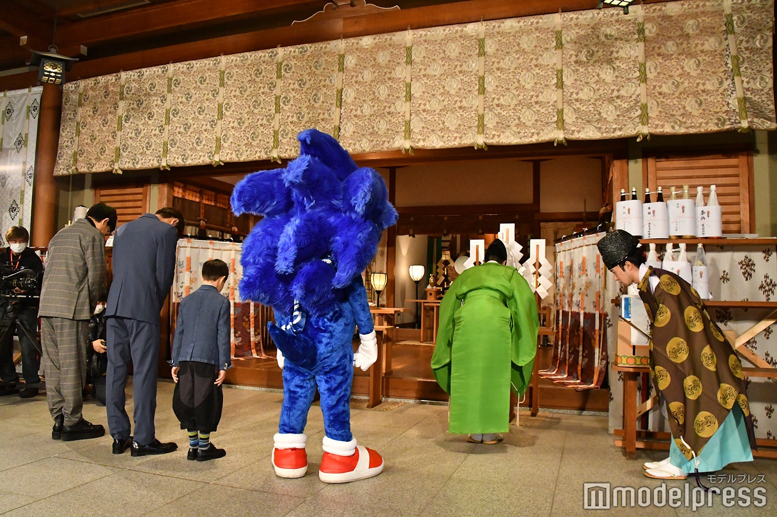 左から：山寺宏一、中川大志、寺嶋眞秀 （C）モデルプレス