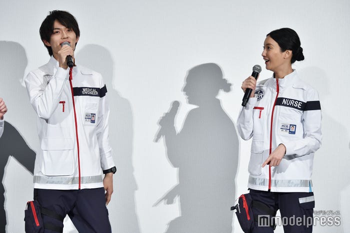 菜々緒にだけ媚びを売っていた佐野勇斗(C)モデルプレス