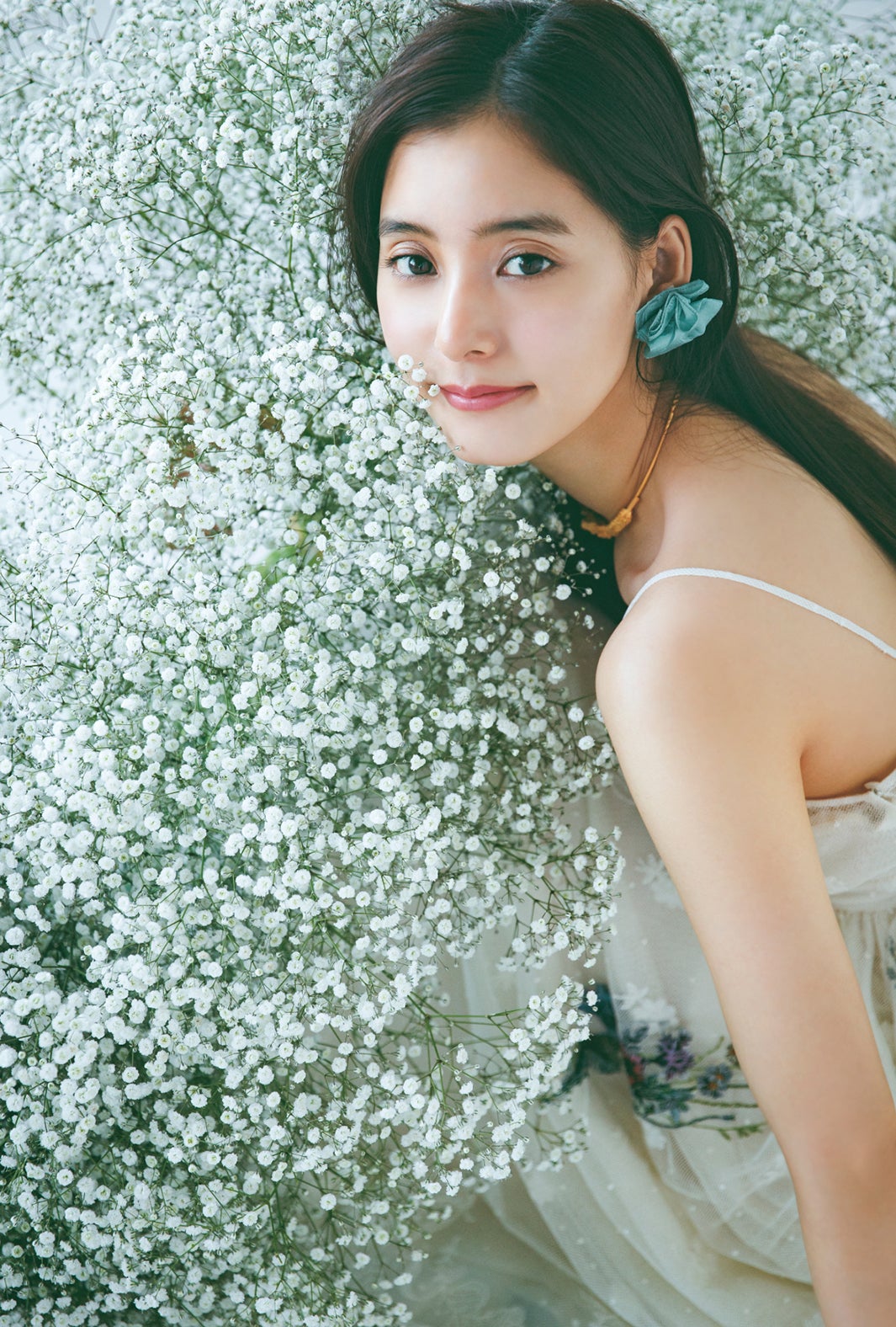 『新木優子 オフィシャルカレンダー2021.4-2022.3』ポスターカレンダーボーナスページイメージ(イベント応募権付商品販売店:SHIBUYA TSUTAYA)／画像提供：SDP