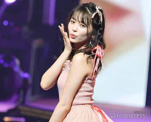 久間田琳加、超ミニ丈でスラリ色白美脚披露<Seventeen 夏の学園祭2019>