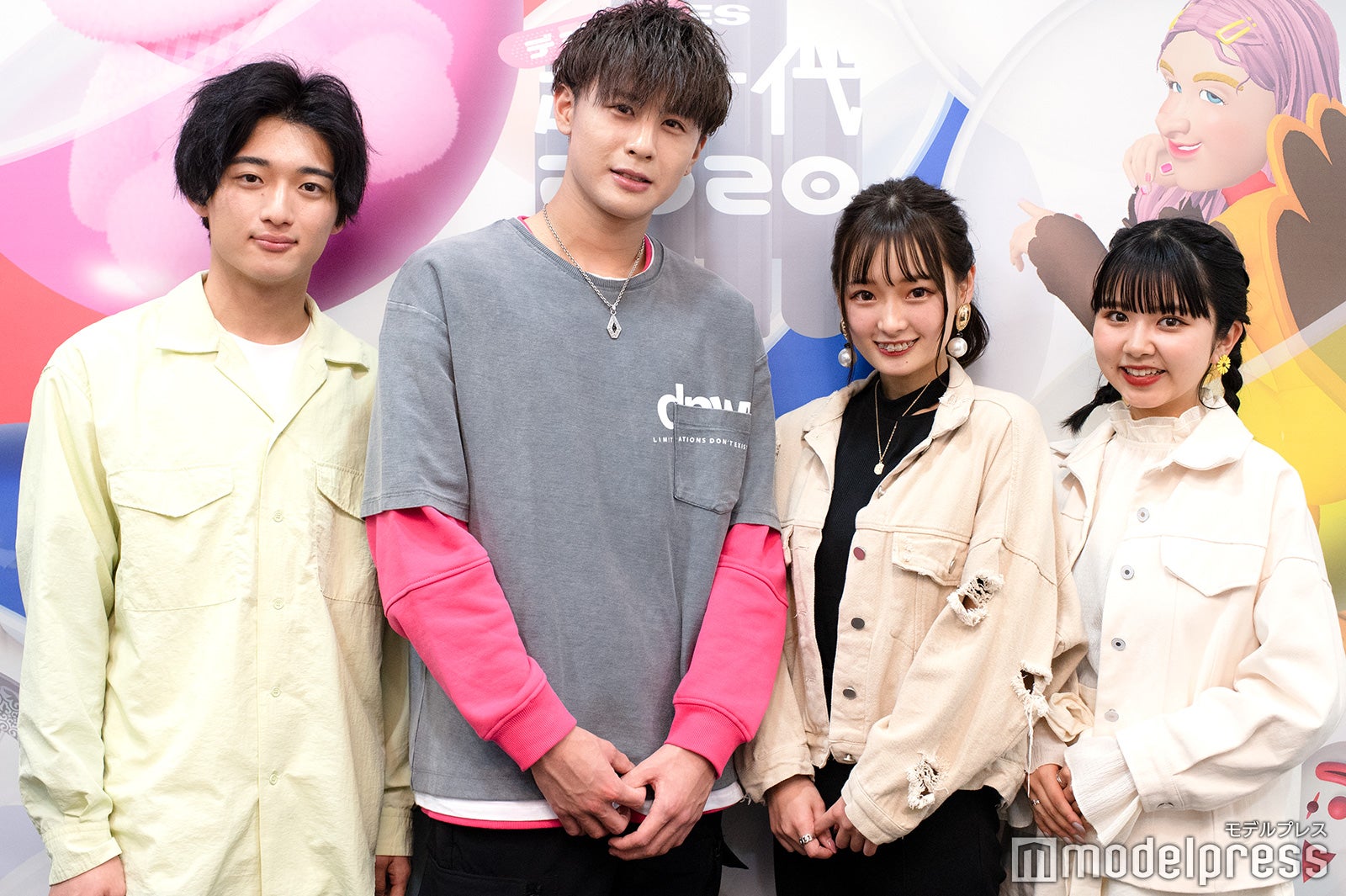 （左から）佐々木佑輔さん、八尾航平さん、夢咲ももなさん、高梨優佳さん（C）モデルプレス