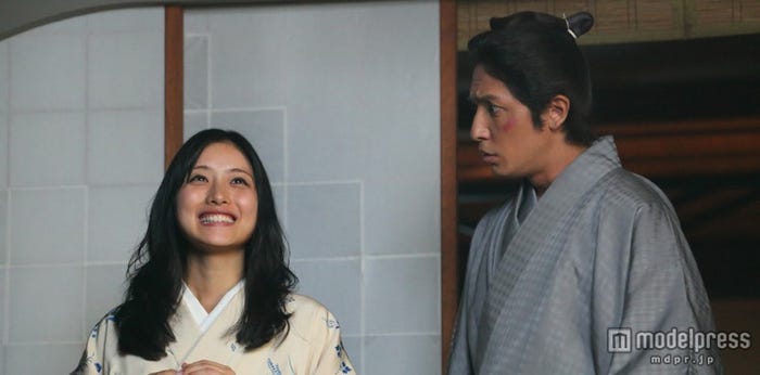 映画「幕末高校生」で時代劇W初主演をつとめる石原さとみ、玉木宏(C)2014「幕末高校生」製作委員会