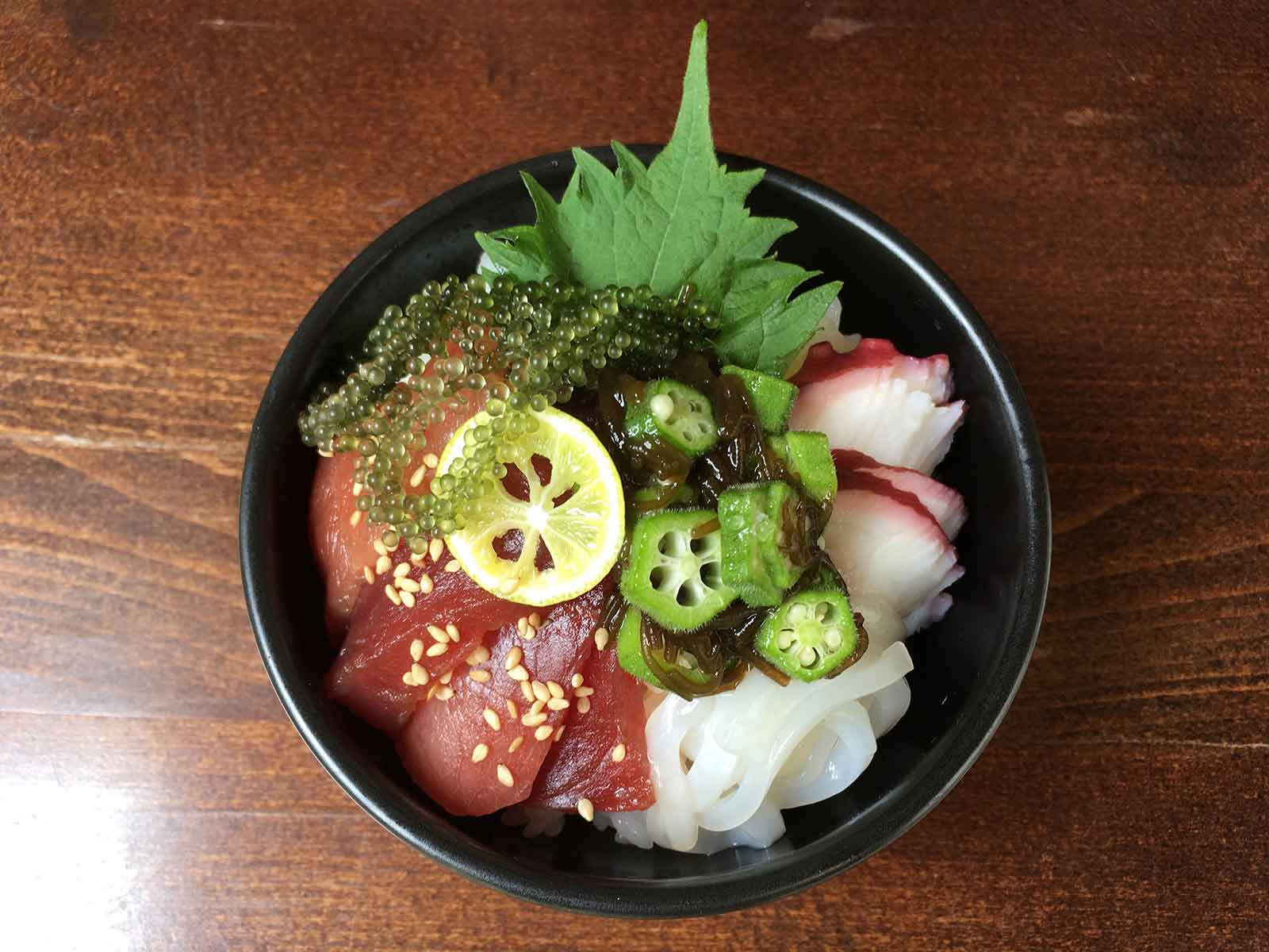 石垣島・山海-まぐろのねばり丼／画像提供：株式会社東京ドーム