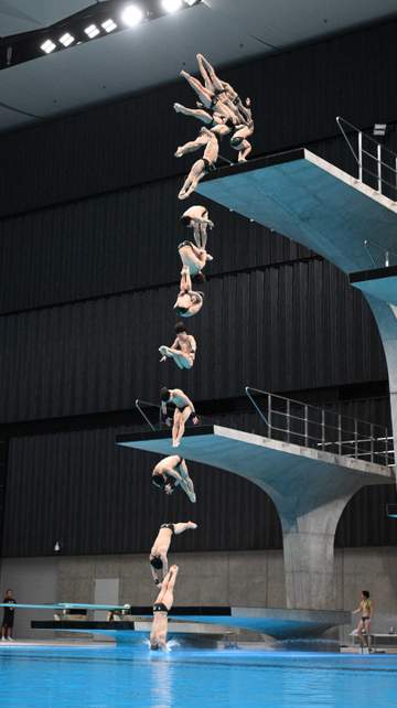 なぜ？飛び込みで水しぶきが立たない秘密とは ノースプラッシュは国内トップ級の高等技術 入水時の手の組み方