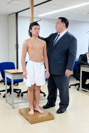 大相撲 超異例50キロ台力士誕生へ「体が小さい分、人一倍稽古して十両に」総合格闘技から角界転向15歳が新弟子検査165センチ、57キロ 憧れは炎鵬