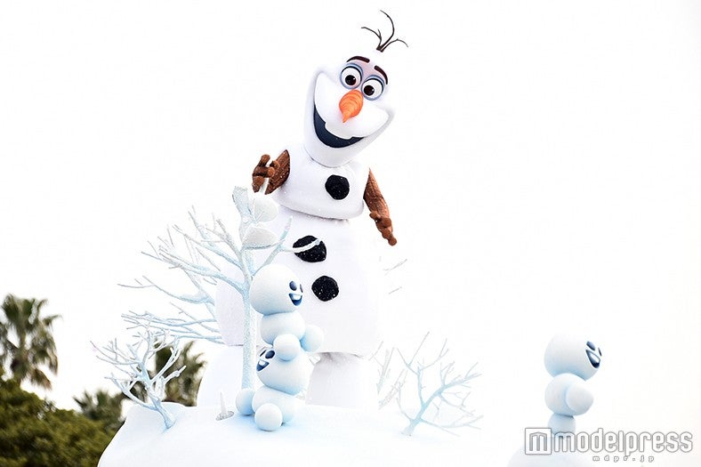 オラフとスノーギース（C）モデルプレス