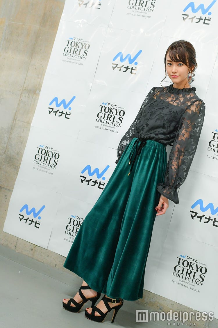 河北麻友子 gif 画像7/16) 桐谷美玲、河北麻友子とキス＆ハグ…その舞台裏とは？ “小顔の秘訣”も明かす＜モデルプレスインタビュー＞ - モデルプレス