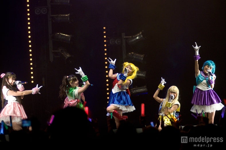 ももいろクローバーZ