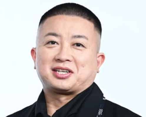 「なんちゅー海パン」「え?セーフなんですか笑」チョコプラ松尾 沖縄のビーチで際どすぎる衝撃の姿にファンも困惑