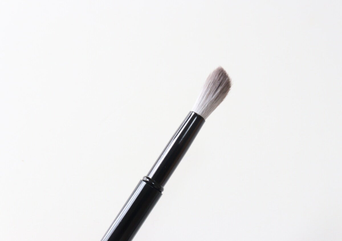 外出先でもこだわりたい…でも荷物増えるのは嫌！わがままを叶える100均メイクブラシ