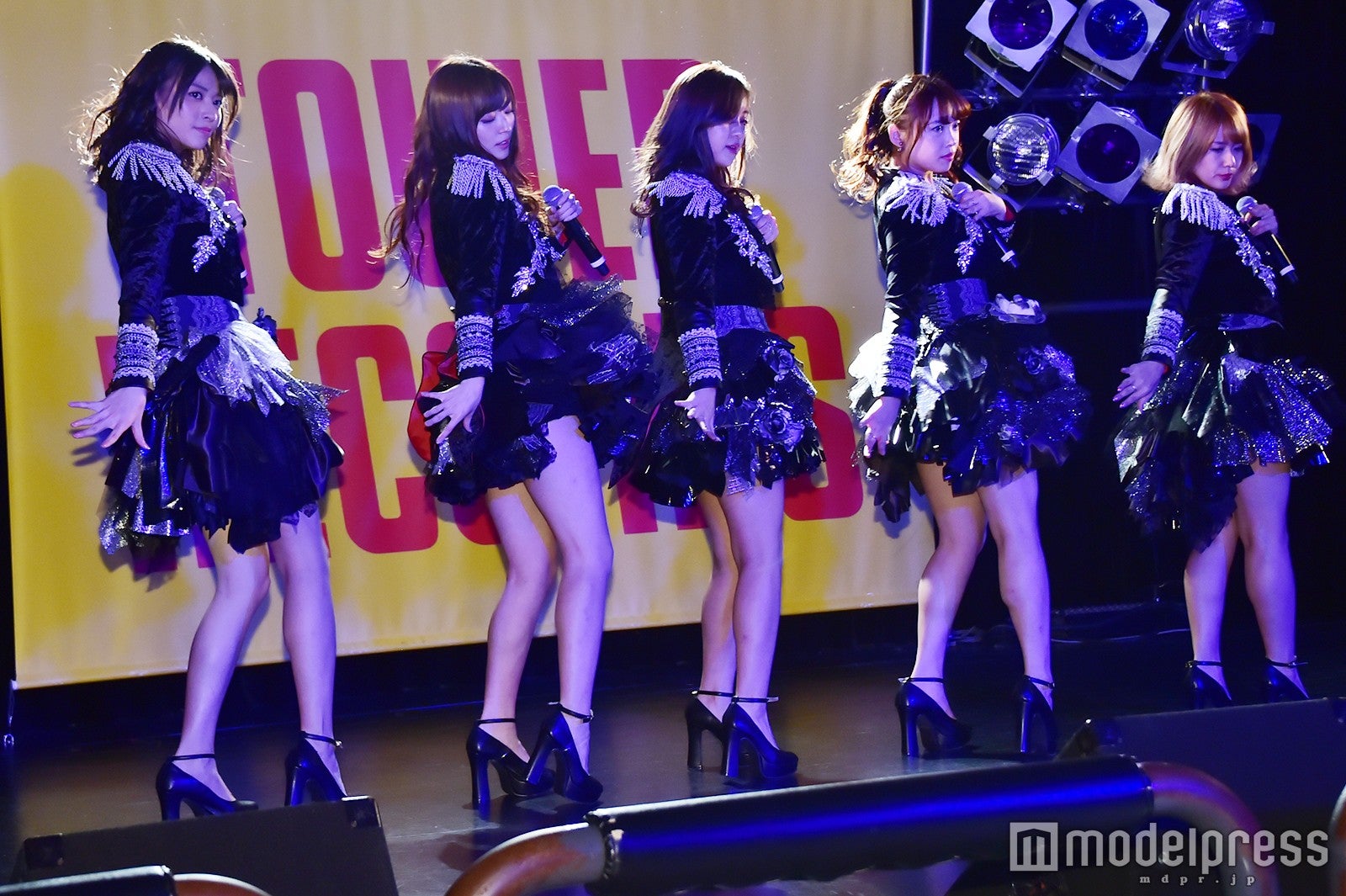 ℃-ute（左から）矢島舞美、鈴木愛理、萩原舞、中島早貴、岡井千聖 （C）モデルプレス