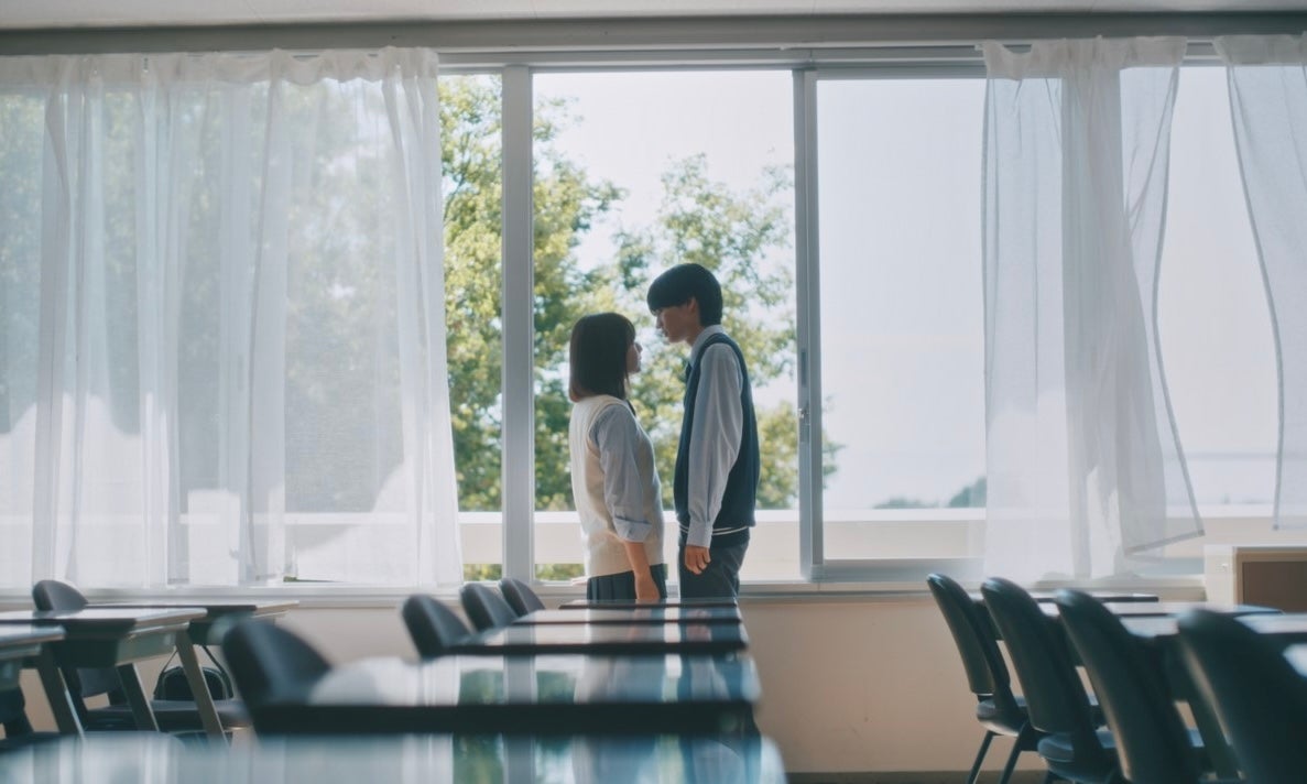 「3年C組は不倫してます。」“身長差約20cm”蒼（莉子）＆伊織（杢代和人）、早朝の教室キスに反響「美しい」「見惚れる」