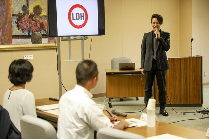 意見交換も(写真提供:LDH)