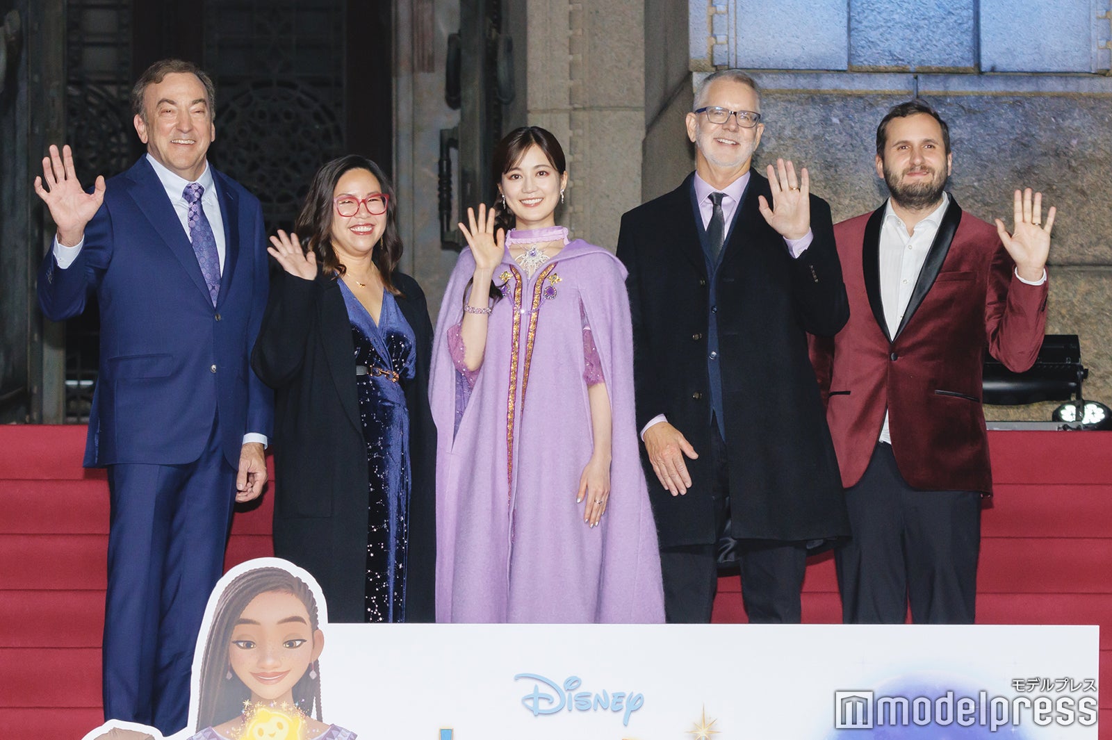 ピーター・デル・ヴェッコプロデューサー、ファウン・ヴィーラスンソーン監督、生田絵梨花、クリス・バック監督、フアン・パブロ・レイジェスプロデューサー
（C）モデルプレス