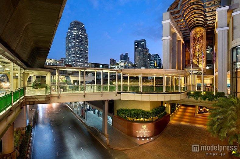 スカイトレイン・アソーク駅と地下鉄スクンビット駅、ショッピングモール「ターミナル21」まで直結