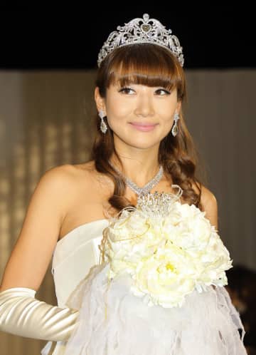 海近セレブ豪邸が話題の元アイドル48歳 体重公開「これほど自由に食べて体重減るなんて」162cm、週1ピラティスと