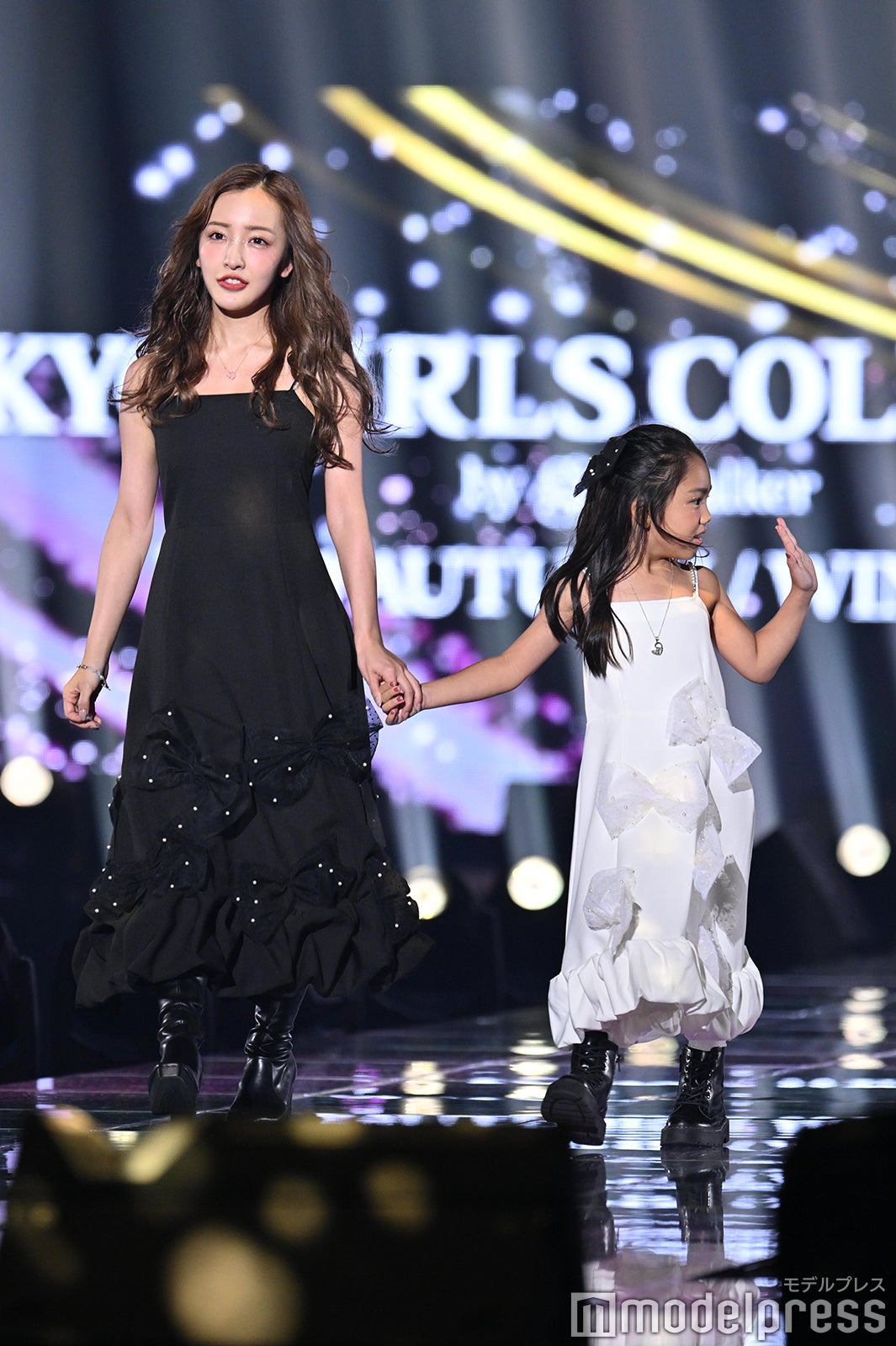 板野友美、望蘭（C）モデルプレス