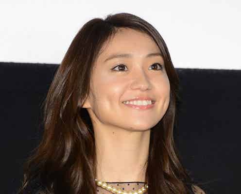 大島優子、シースルードレスで艷やか美脚を披露「今日は小悪魔」