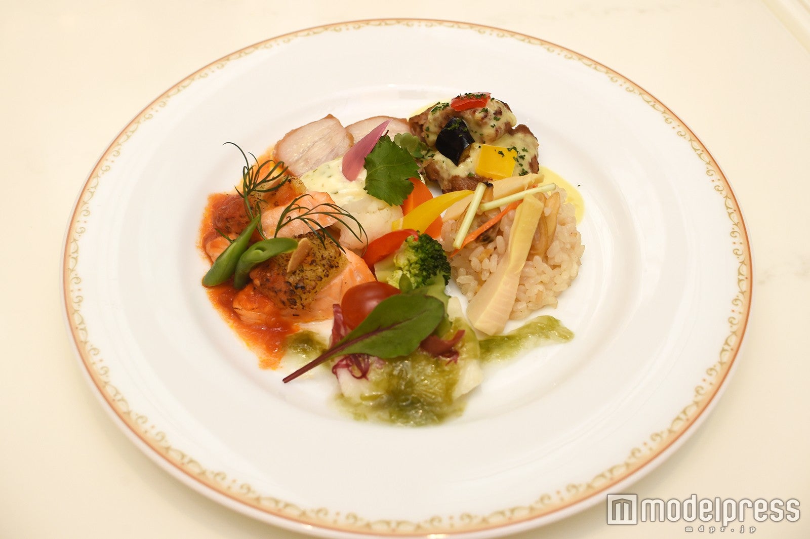 メイン（C）モデルプレス