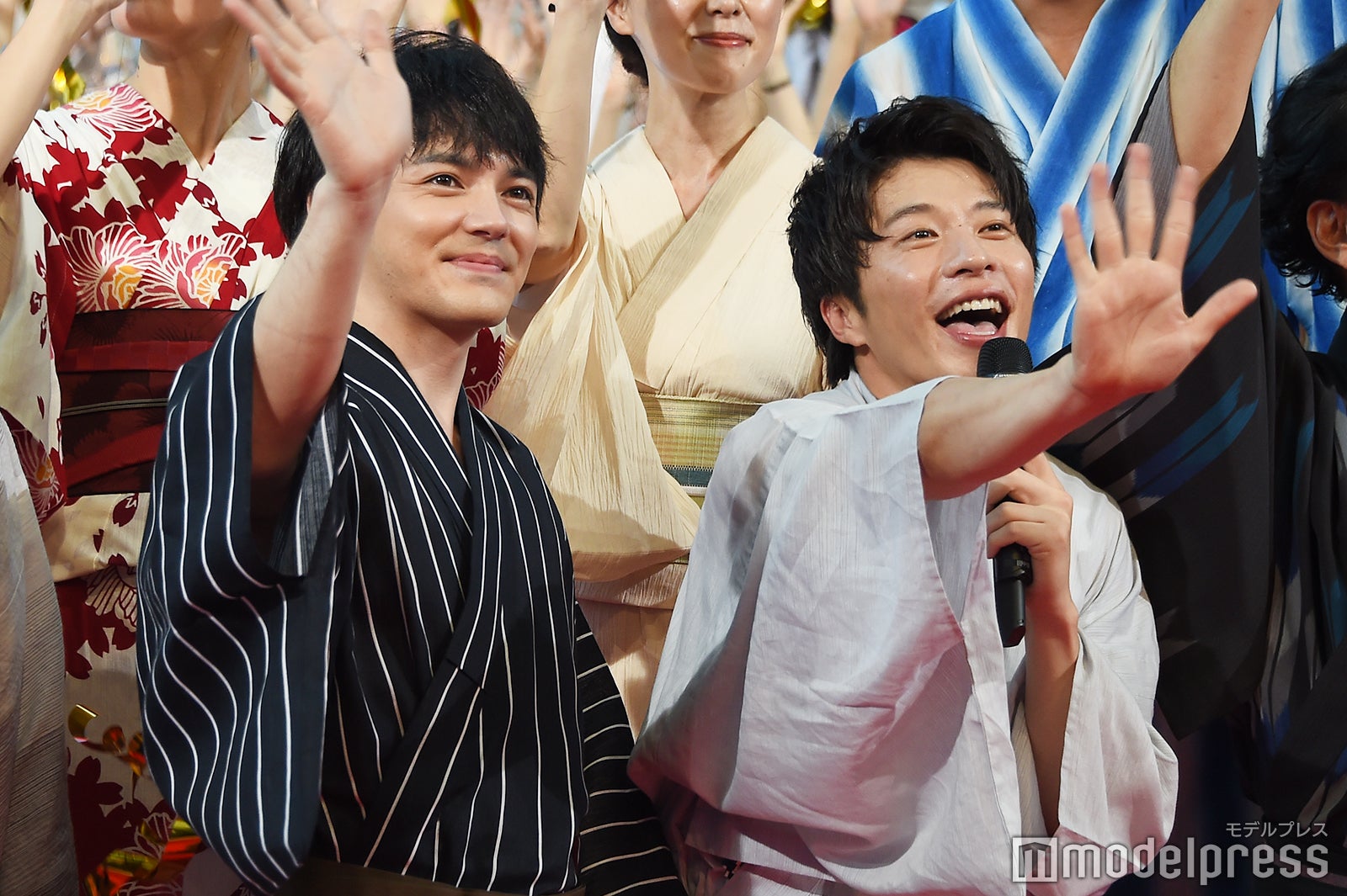 仲良し林遣都＆田中圭（C）モデルプレス