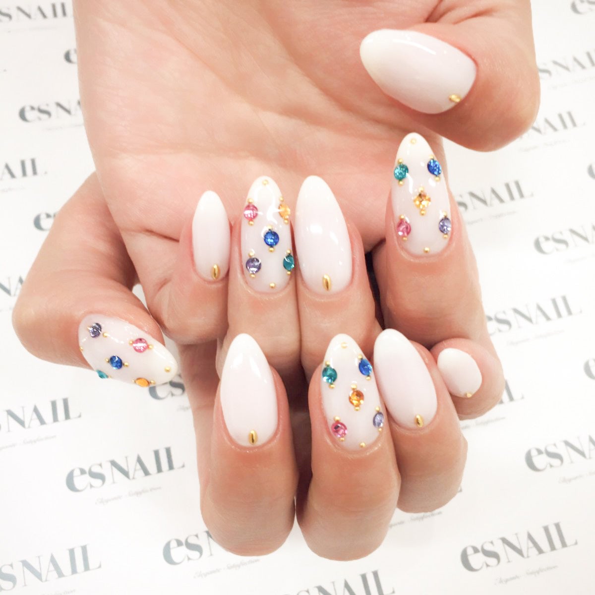 シンプルなのが◎／画像提供：esNAIL