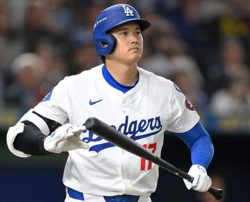大谷翔平は第1打席で四球 捕手のマッキャンにファウル直撃→打席で声かけ気遣う→2人とも笑顔に