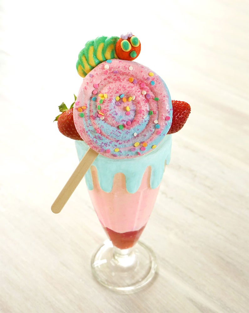 「はらぺこあおむしのいちごシェイク」¥1350（+tax）／TM ＆ （C） 2020 Penguin Random House LLC．All rights reserved．