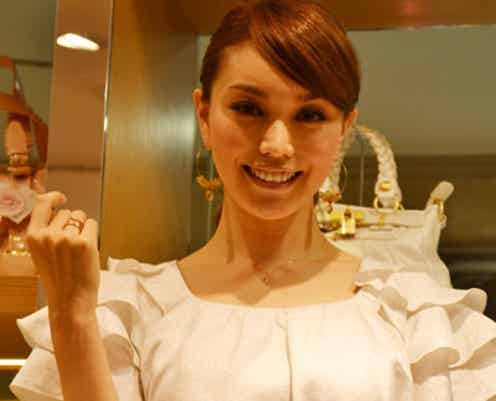 蛯原友里、「みんなの心をひとつに」被災者へメッセージ モデルプレス独占インタビュー