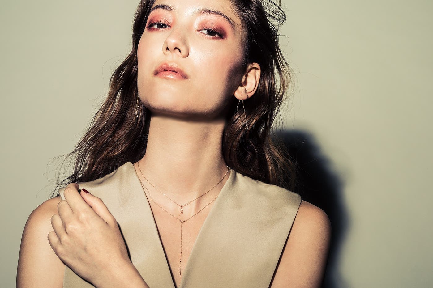 女性らしさを引き立たせる、クリスマス限定コレクションが登場