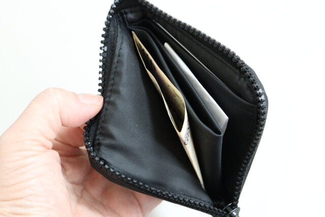 L型財布　紙幣　レシート