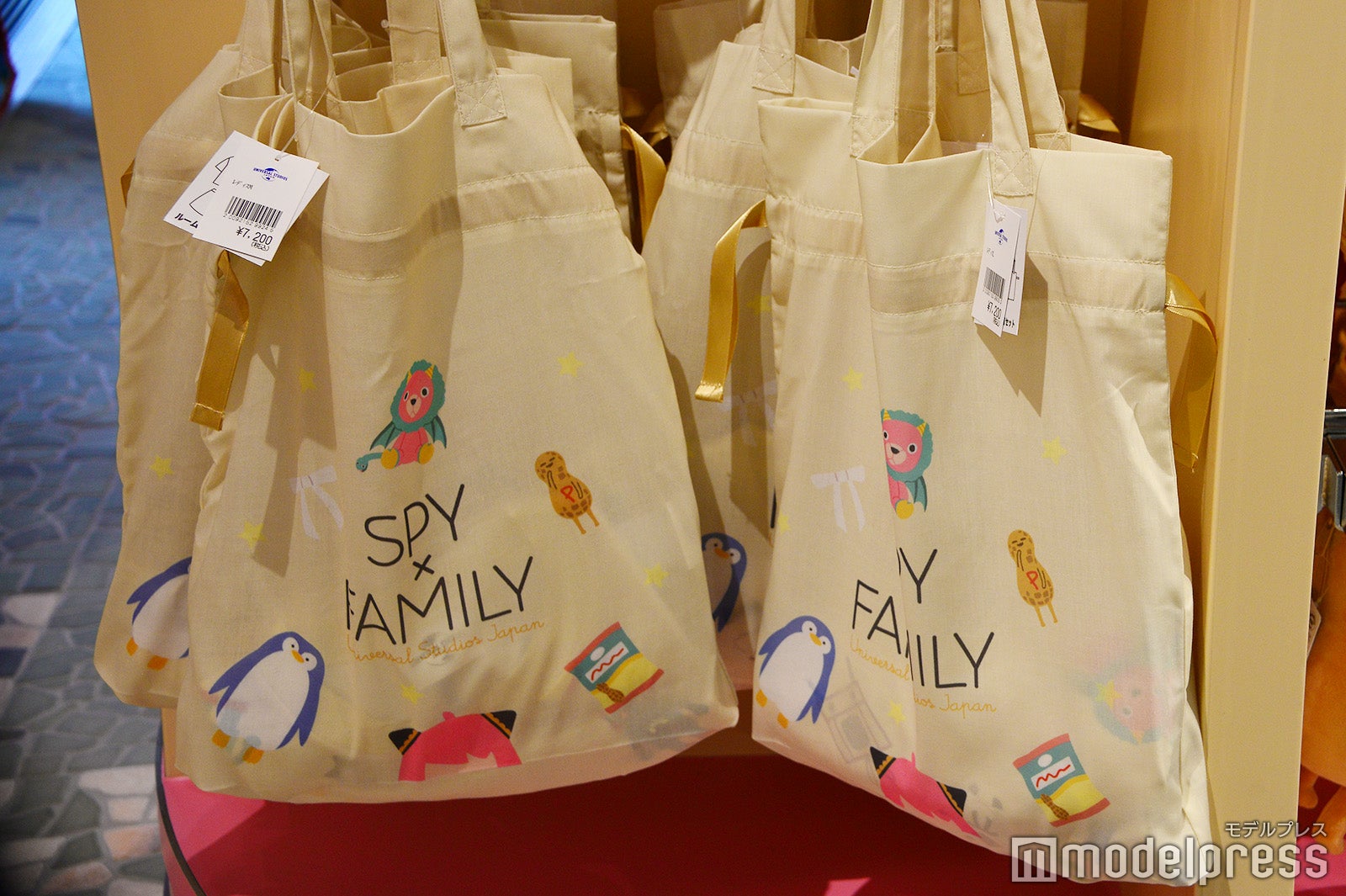 （C）モデルプレス