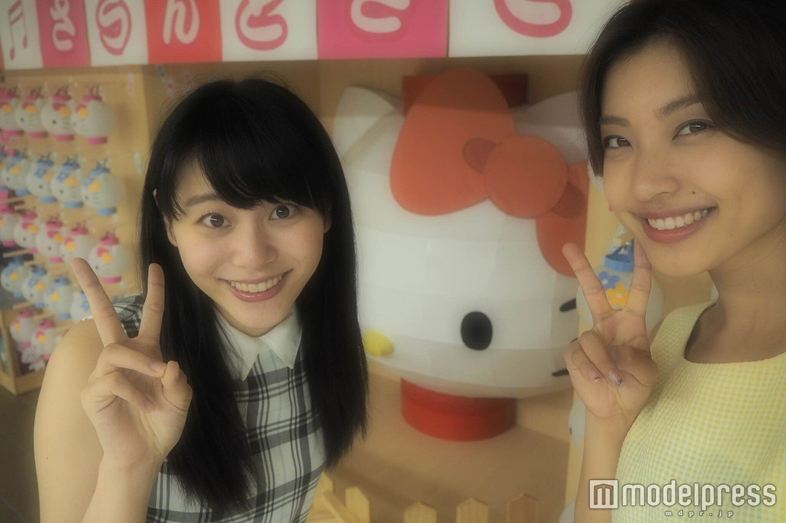 サンリオキャラと3ショット（C）2016 SANRIO CO．，LTD．