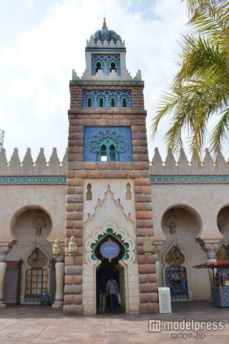 「アグラバーマーケットプレイス」