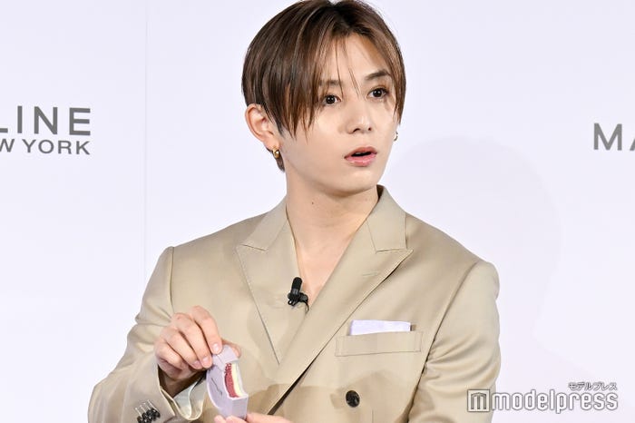 驚く山田涼介(C)モデルプレス