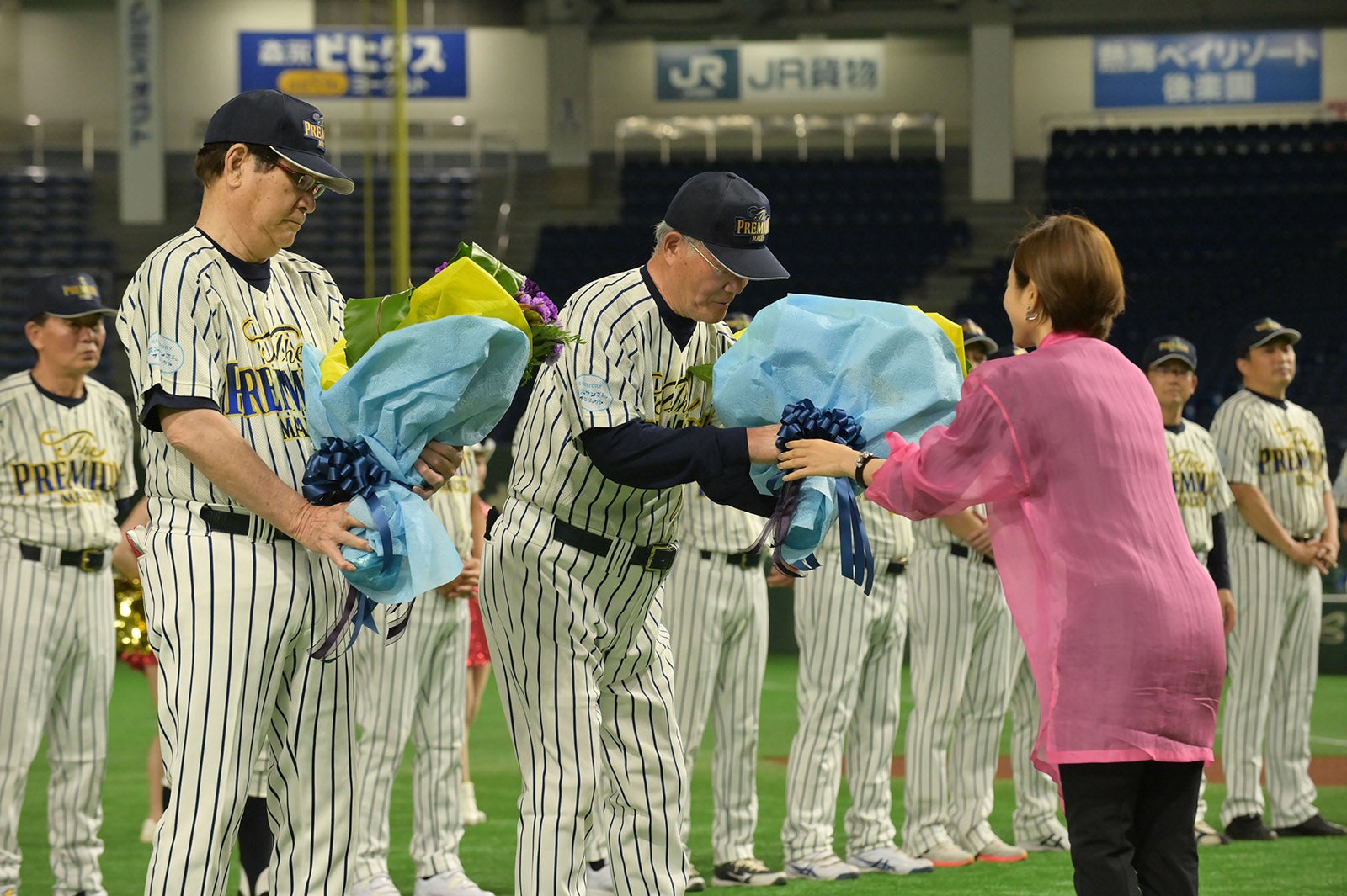 石原さとみがモノマネ投球した斎藤雅樹カード - スポーツ選手