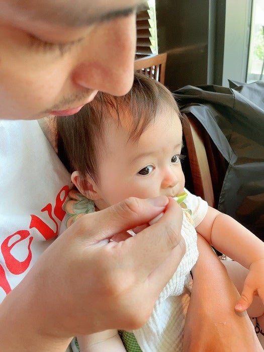 アレク 医師たちが驚いた8か月の娘の反応を明かす なんて可愛いらしい子なんだ モデルプレス アレク 医師たちが驚いた8か月の娘の反応を明かす なんて可愛いらしい子なんだ モデルプレス