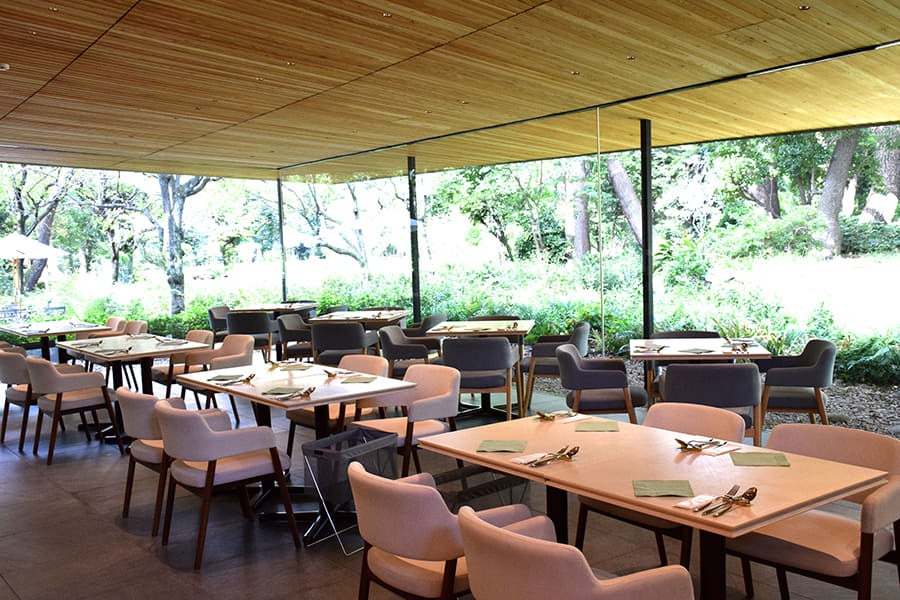 レストラン デュ パルク 内観