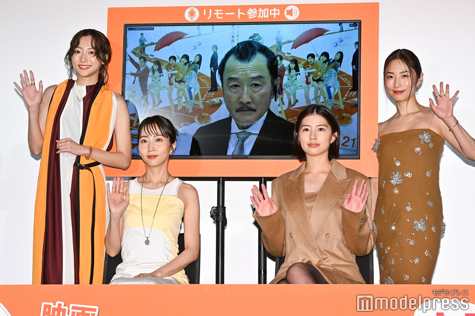 （前列左より）木南晴夏、佐久間由衣（後列左より）武田玲奈、吉田鋼太郎、MEGUMI
（C）モデルプレス