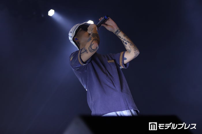 SOUTH BLUE、TikTokで話題「少年」披露 初のファッションイベント出演【STARRZ TOKYO】