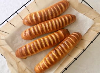 「パン・ヴィエノワ」のレシピ、手順⑥オーブンで焼き上がったところ