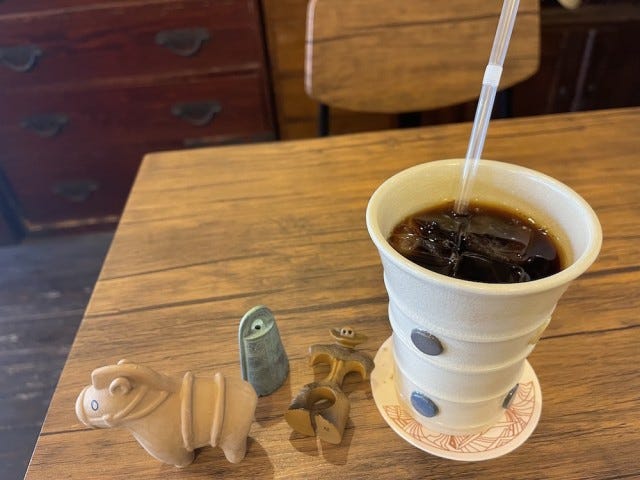 発掘しながら食べる!?